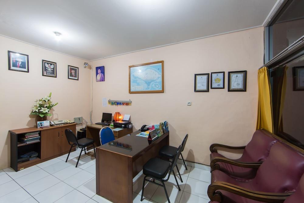 Oyo 3134 Puri Tamu Hotel Jimbaran Extérieur photo